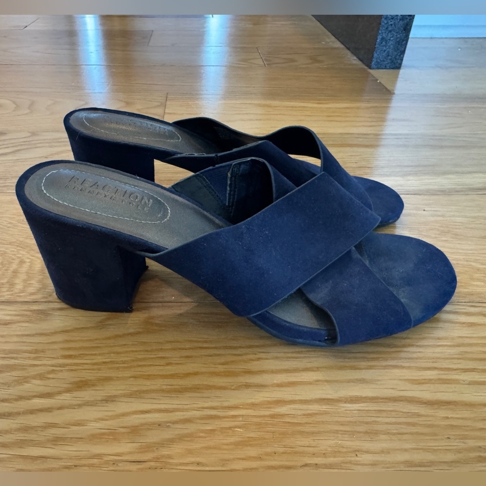 Kenneth Cole Reaction Suede Lyra Mules